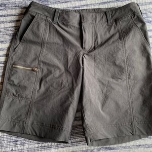 Athleta black shorts size 6